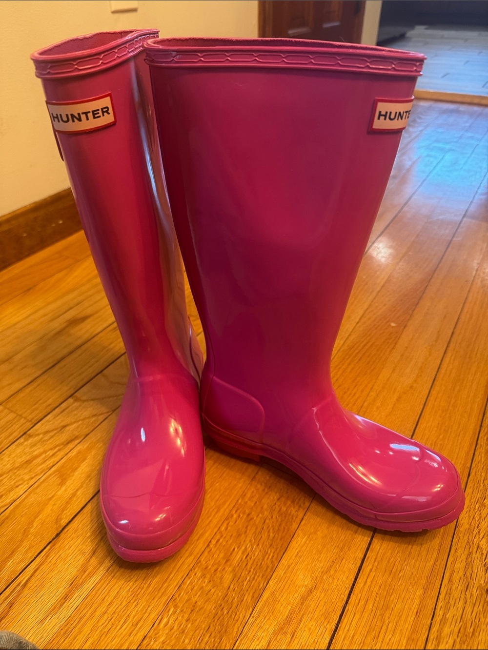 Hunter Boots Glossy Hot Pink Tall Rain Boots Women’s 6